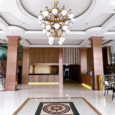 Miloft Sathorn Hotel - Sha Plus Certified Бангкок Екстер'єр фото Lobby