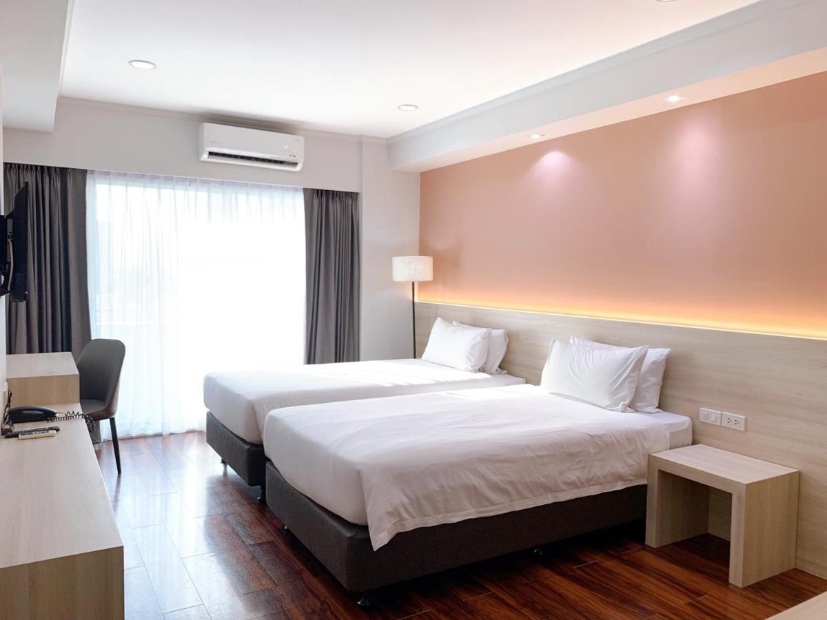 Miloft Sathorn Hotel - Sha Plus Certified Бангкок Екстер'єр фото Deluxe Room