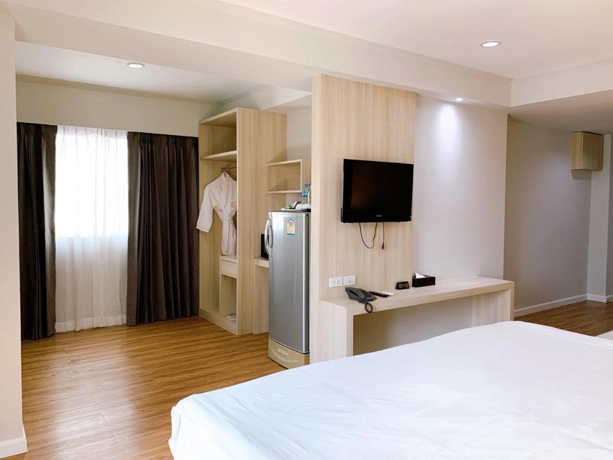 Miloft Sathorn Hotel - Sha Plus Certified Бангкок Екстер'єр фото Deluxe Room