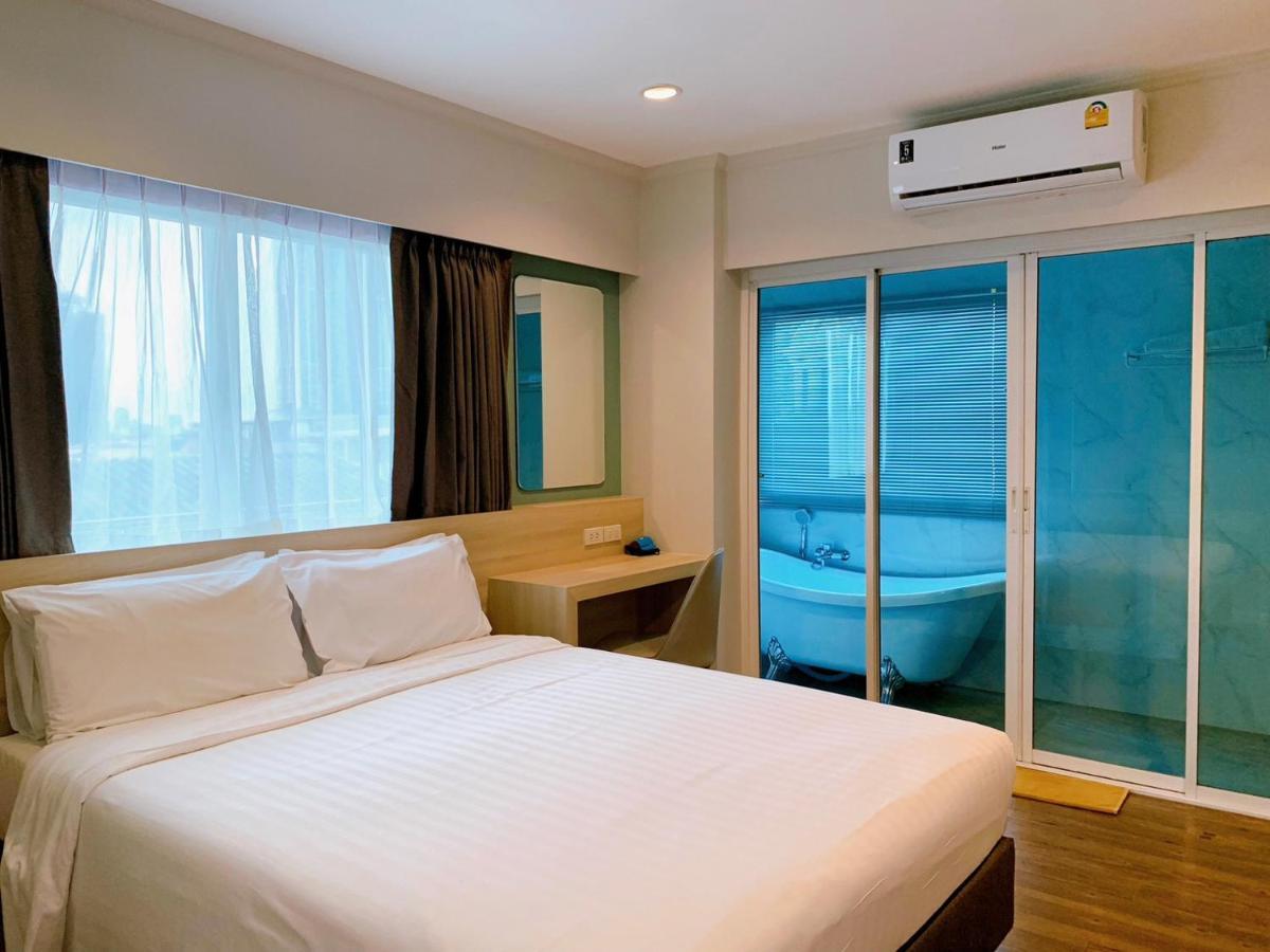 Miloft Sathorn Hotel - Sha Plus Certified Бангкок Екстер'єр фото