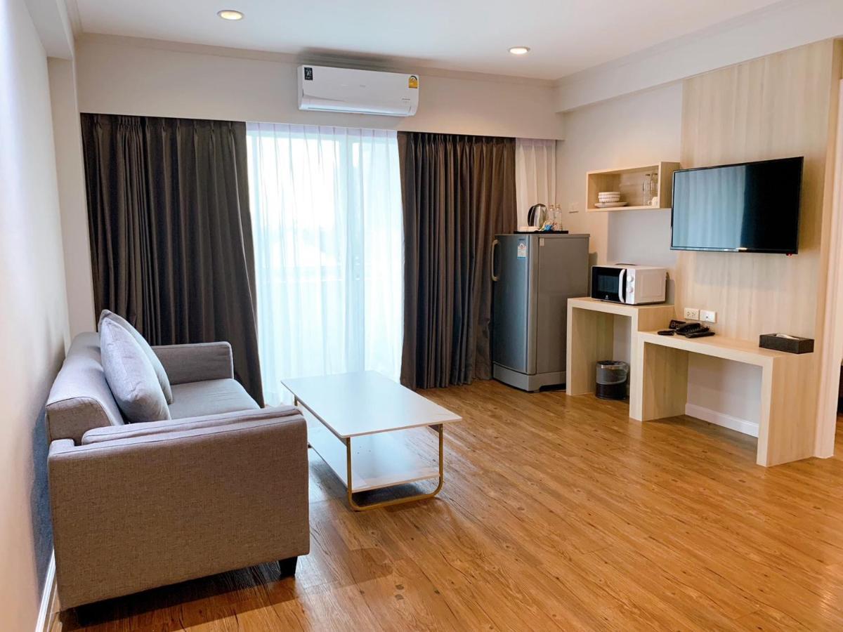 Miloft Sathorn Hotel - Sha Plus Certified Бангкок Екстер'єр фото A typical one-bedroom apartment in Bangkok, Thailand