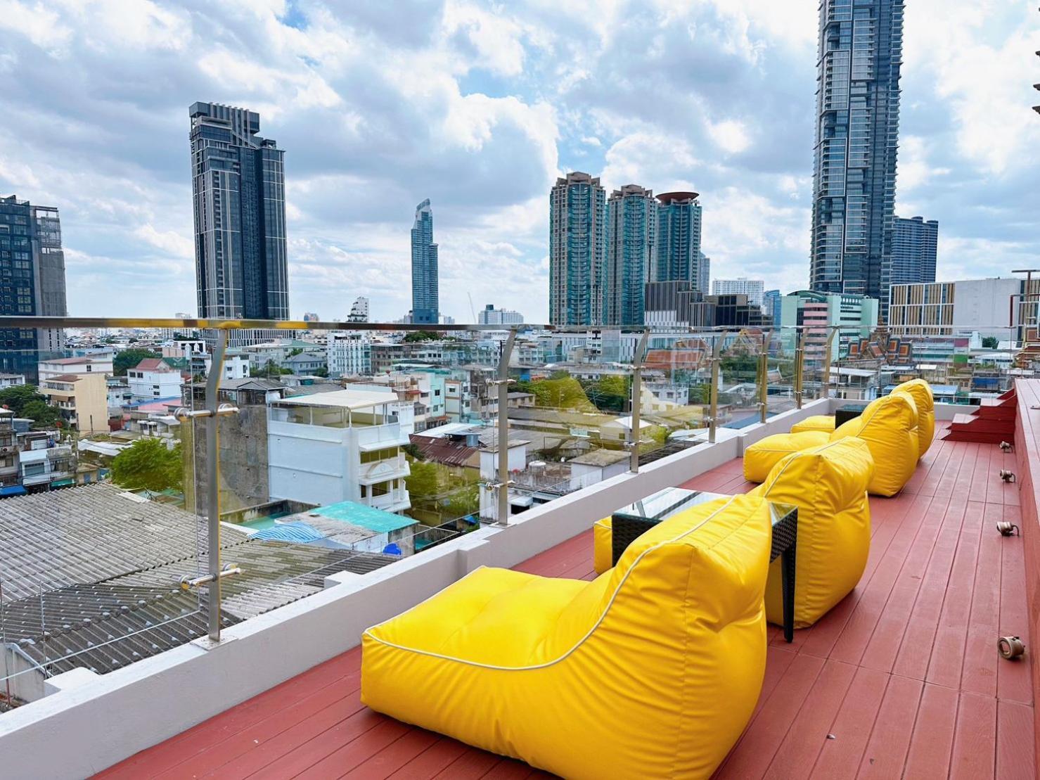 Miloft Sathorn Hotel - Sha Plus Certified Бангкок Екстер'єр фото Rooftop bar at the hotel