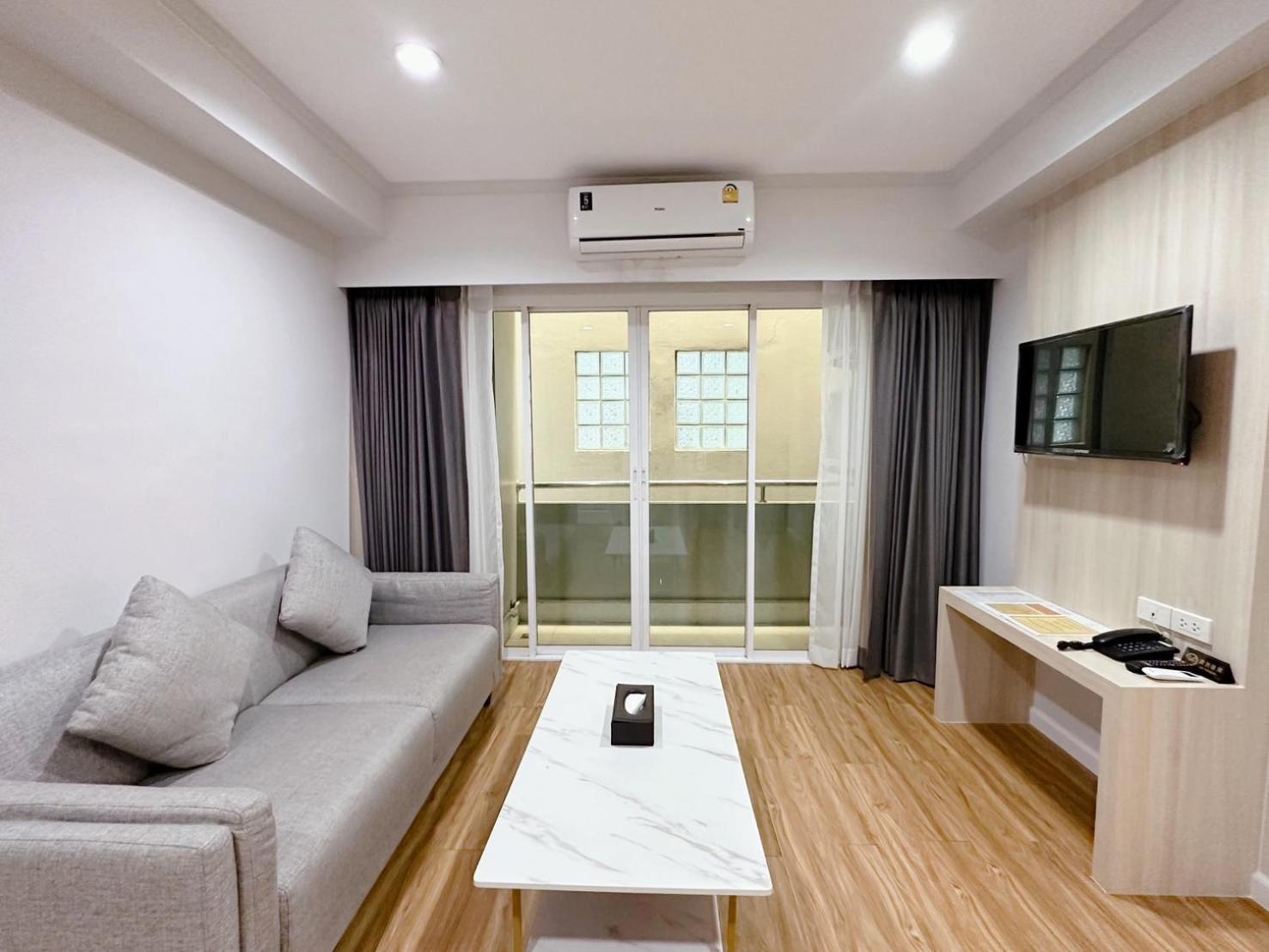 Miloft Sathorn Hotel - Sha Plus Certified Бангкок Екстер'єр фото A 3D rendering of a living room
