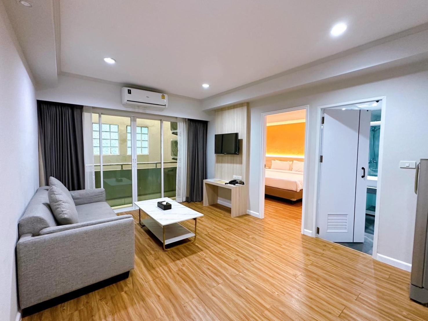 Miloft Sathorn Hotel - Sha Plus Certified Бангкок Екстер'єр фото A typical apartment in Bangkok, Thailand